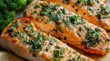 Easy Garlic Butter Baked Salmon