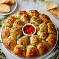 Pull Apart Garlic Bread Wreath