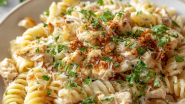 Slow Cooker Garlic Parmesan Chicken Pasta