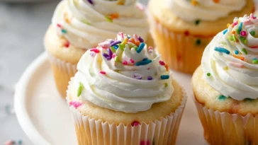 Simple Funfetti-Style Cupcakes