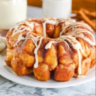 Cinnamon Roll Monkey Bread