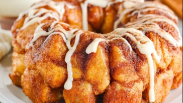 Cinnamon Roll Monkey Bread